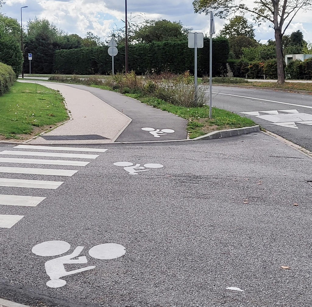 Piste cyclable Boulevard Jean Jaurès Guyancourt 78