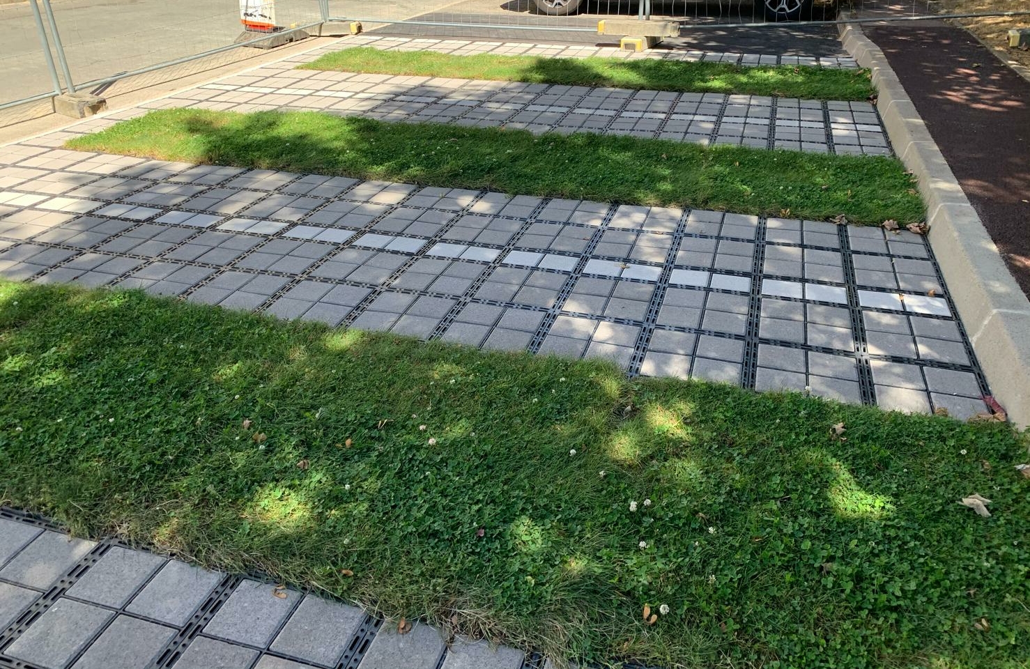 Mise en place d’un prototype de places de stationnement traitées en Ecovegetal dans le quartier de la Fontaine Saint Martin à Saint-Cyr-l’Ecole