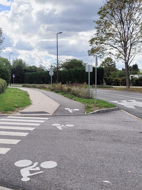 Piste cyclable Boulevard Jean Jaurès Guyancourt 78